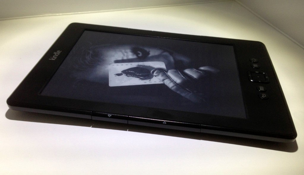 Bild vom Kindle 4 mit Bildschirmschoner